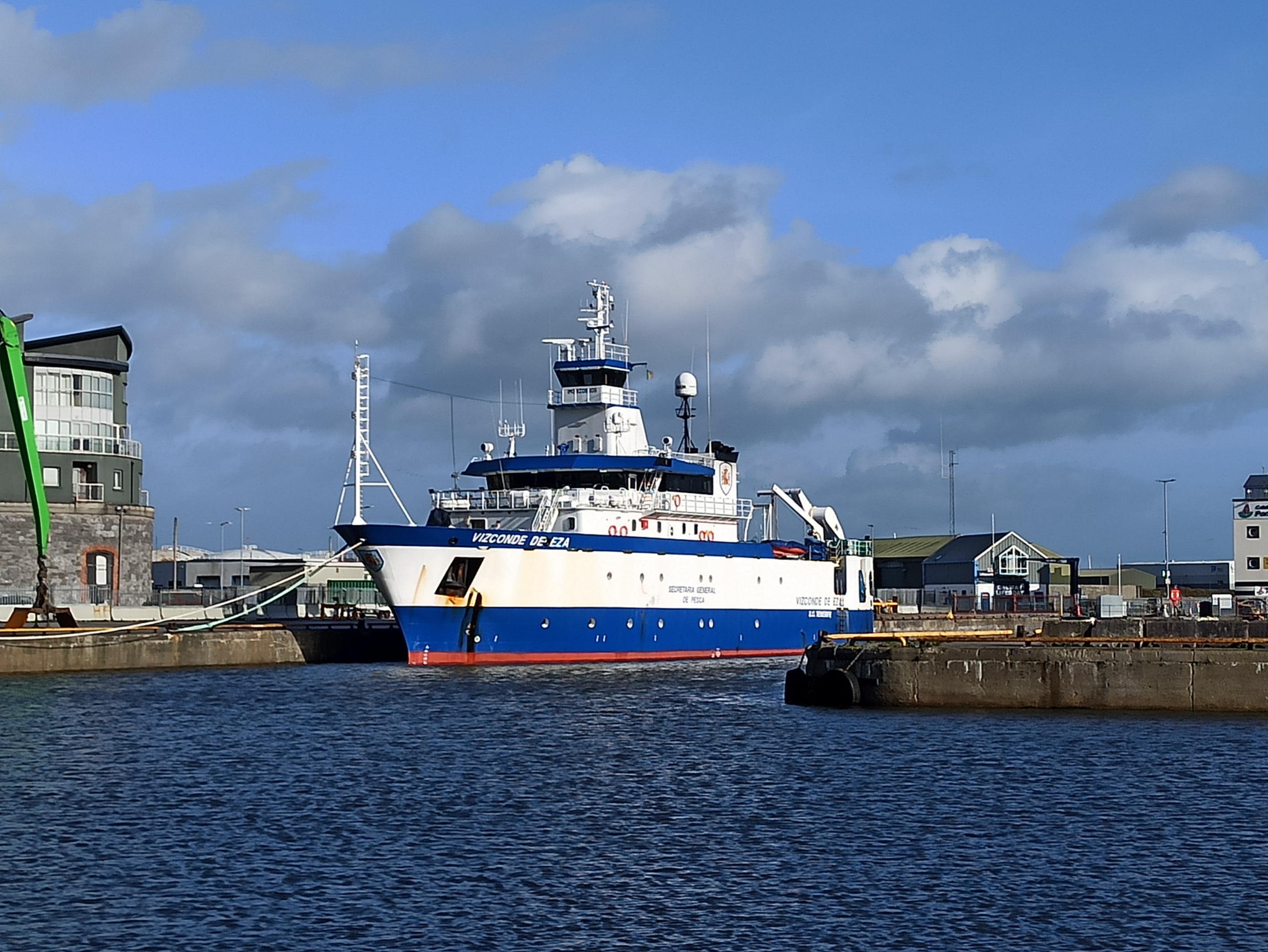 El buque oceanográfico Vizconde de Eza, perteneciente al Ministerio de Agricultura, Pesca y Alimentación (MAPA), en el puerto de Galway. El buque oceanográfico Vizconde de Eza, perteneciente al Ministerio de Agricultura, Pesca y Alimentación (MAPA), en el puerto de Galway.