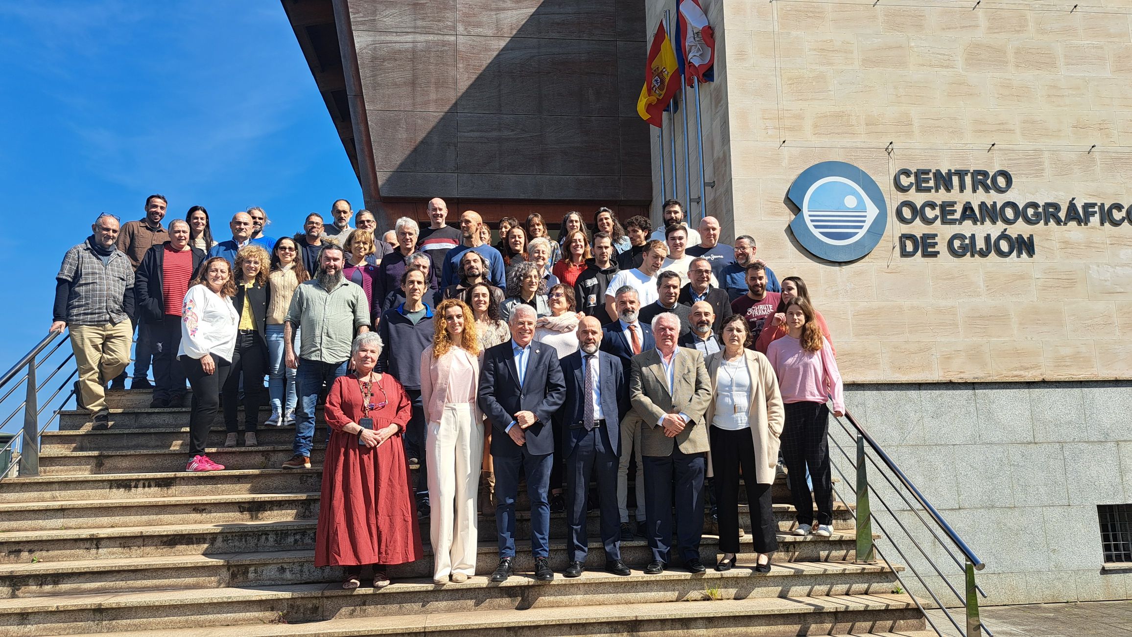 Personal del Centro Oceanográfico de Gijón/Xixón y autoridades | IEO-CSIC