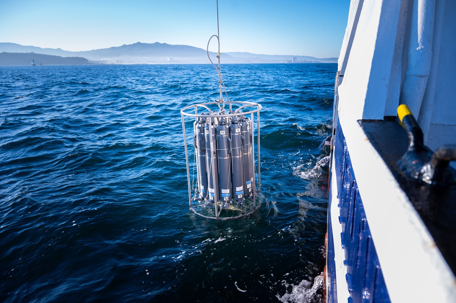 Imagen de archivo de un muestreo durante una de las campañas sistemáticas que realiza el IEO a bordo del Mytilus | IEO-CSIC