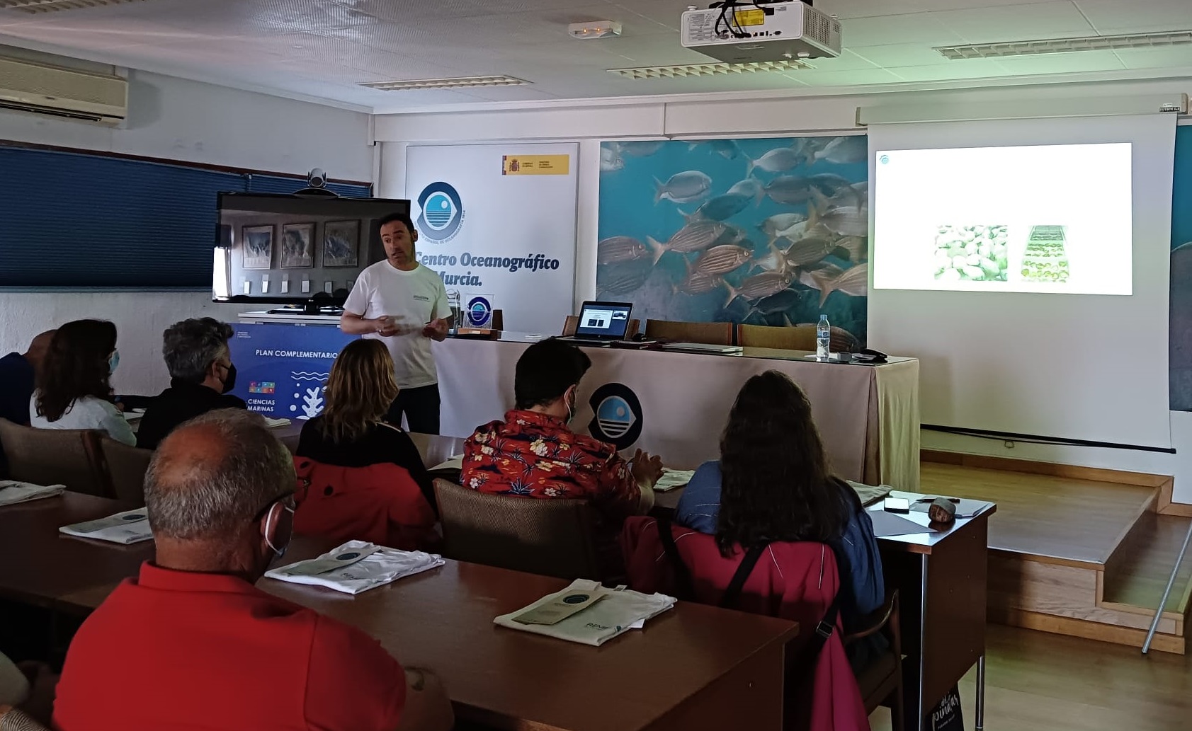 Los talleres, dirigidos a pescadores de la Cofradía de San Pedro del Pinatar, se celebraron en la sede del IEO en San Pedro del Pinatar.