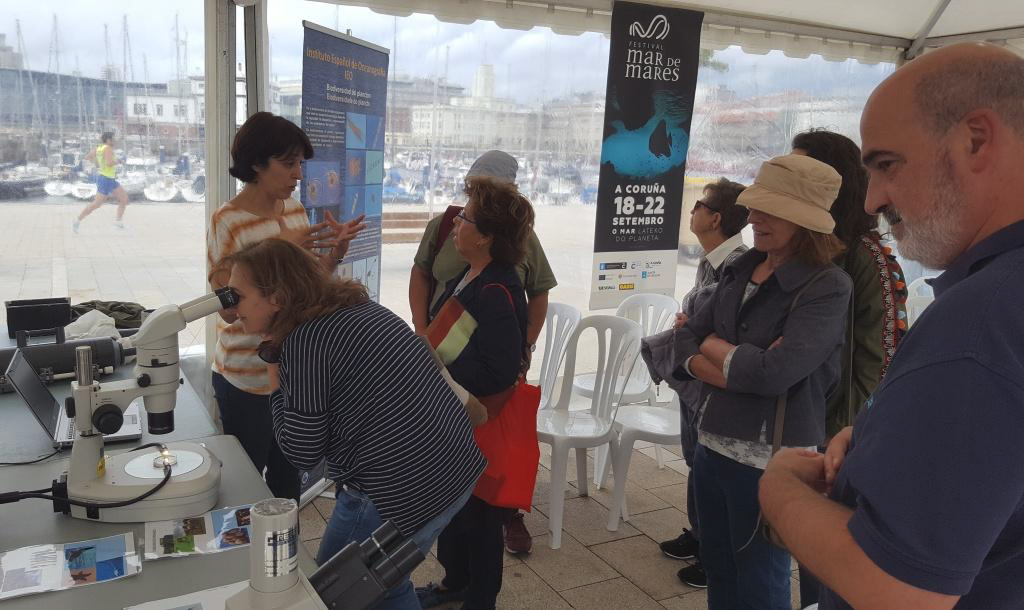 Taller divulgativo tuvo lugar en la explanada del Parrote de A Coruña